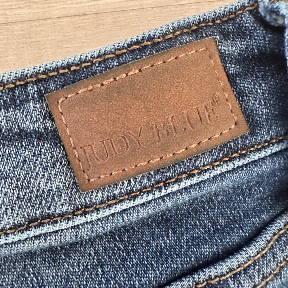 Judy Blue Two-Tone Flare Jeans- Size 5/27 - Picture 8 of 9